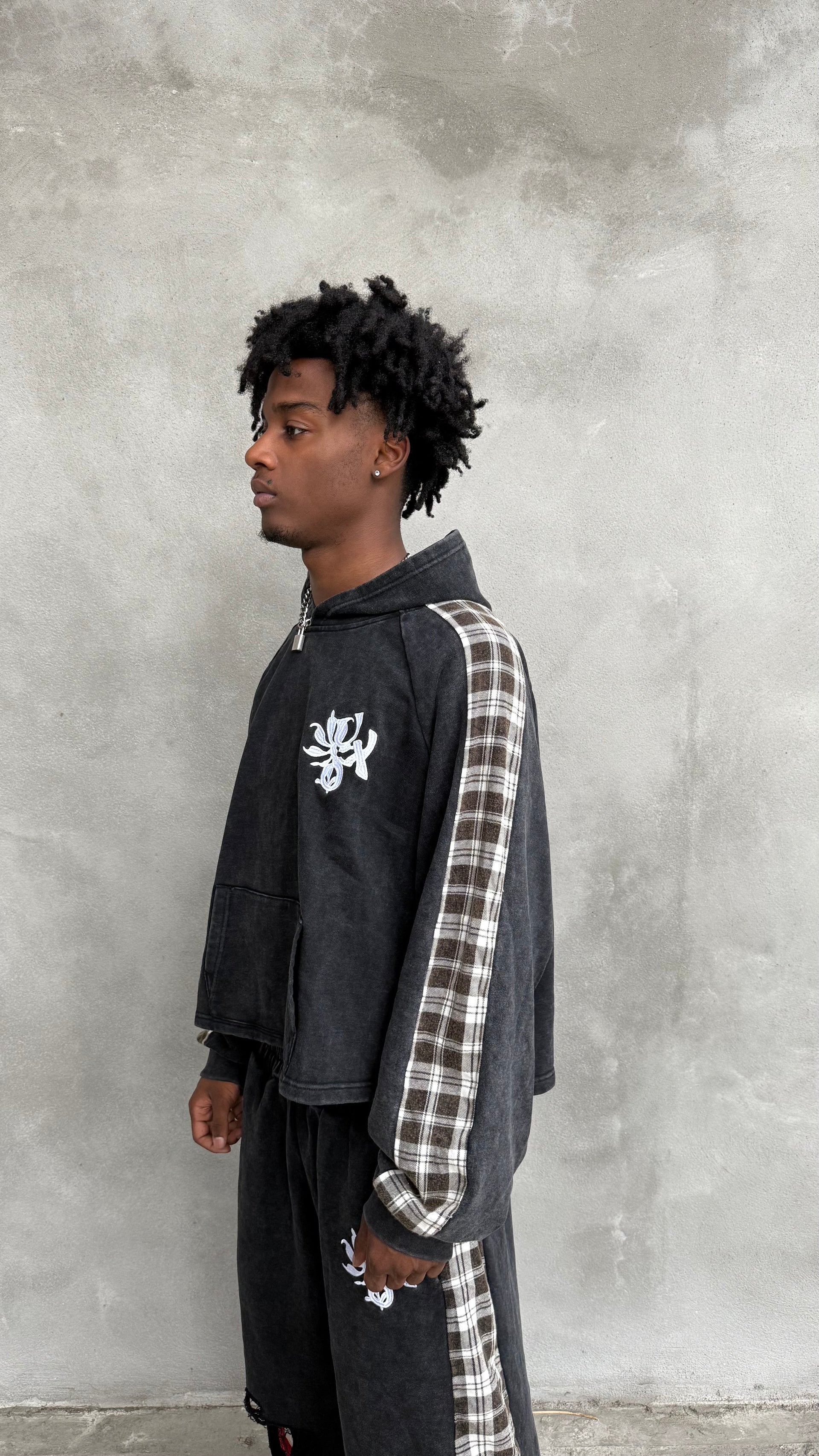 NOTCOMFORTABLE HOODIE